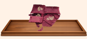 CUSHIONS WITH RUNNER