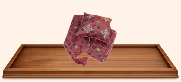 CUSHIONS WITH RUNNER